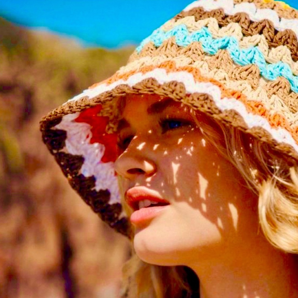 - SOLD - Free People Wave Crochet Rim - Bucket Had - Straw Had - One size NWT